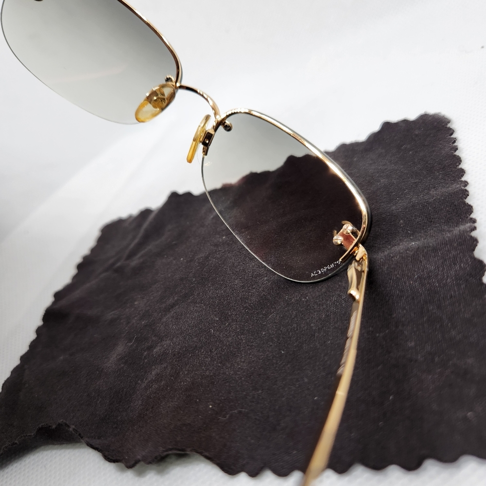 Chanel Sunglasses in pristine condition, exhibiting no blemishes. Model CH4099 - Picture 4 of 13